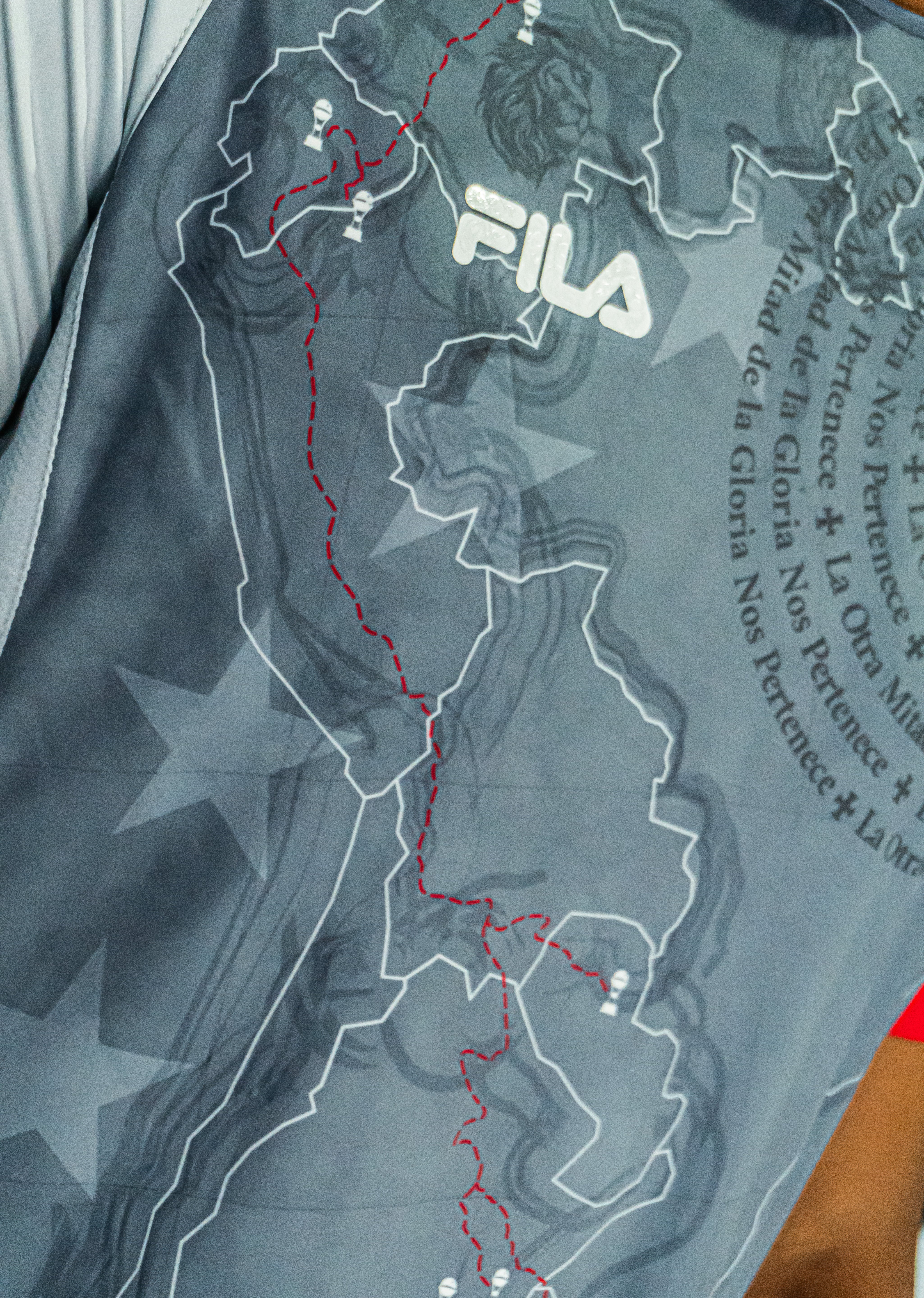 CAMISETA MASCULINA FILA INDEPENDIENTE SANTA FE AWAY 2025